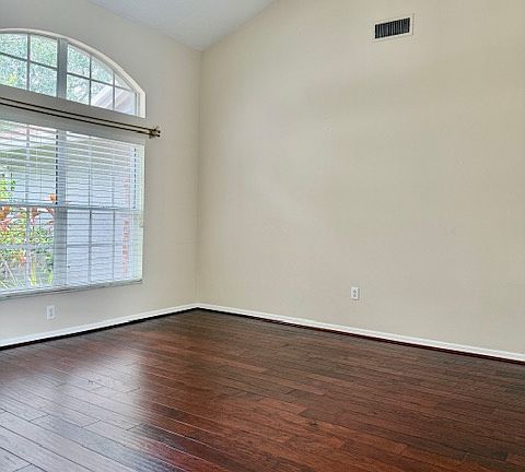 4th image of 12415 Seabrook Dr