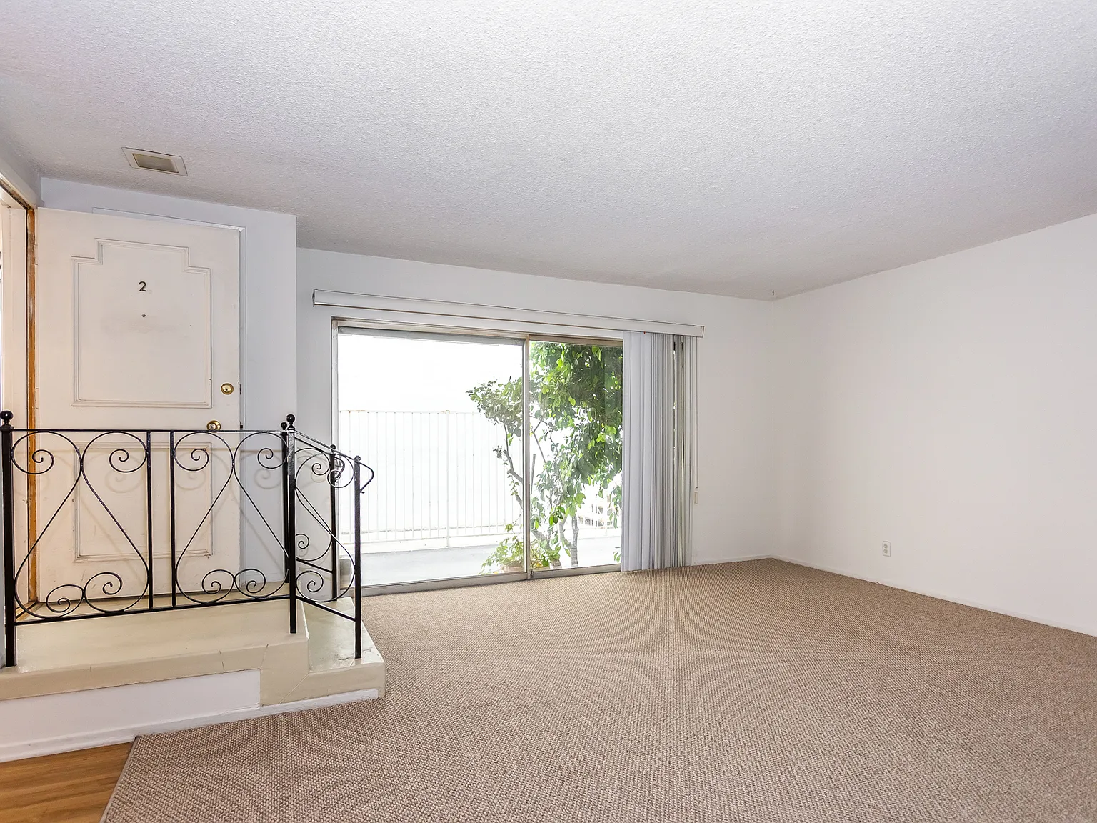 2 bed, 1000 sqft, $2,850 — Photo 1