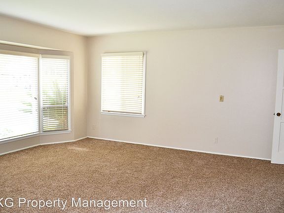 3rd image of 5720 Candor St