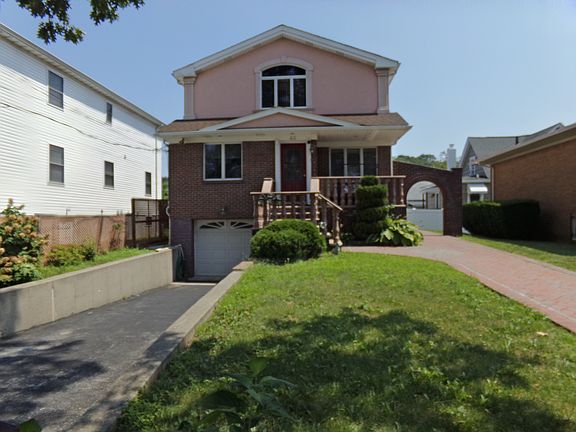 Extra long/private driveway