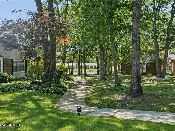 4th image of 584B Lake Point Drive