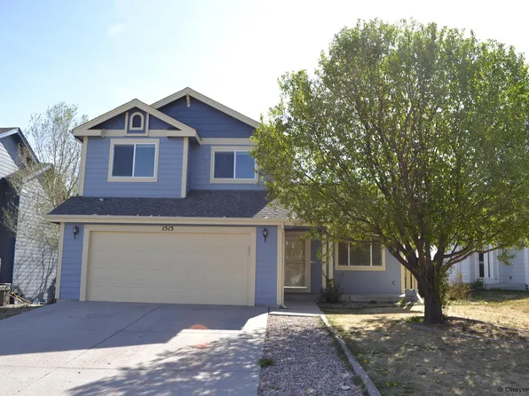 1515 Summerset Dr, Cheyenne, WY 82001