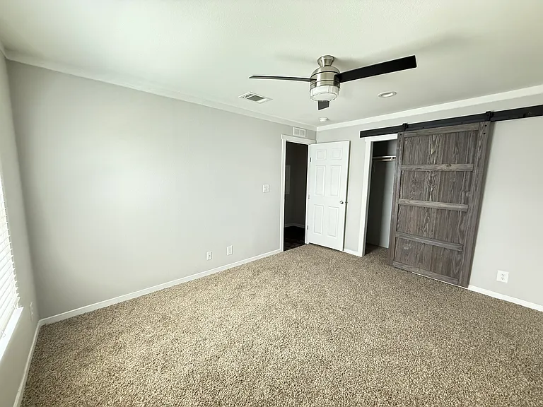 339 Marigold Ln — Photo 8