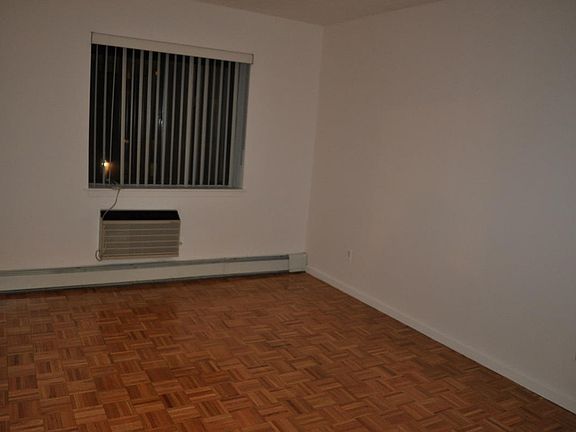 5th image of 14026 Franklin Ave APT 3B