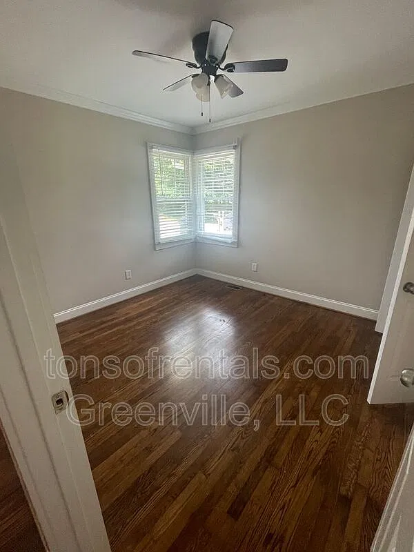 2 bed, 1.0 bath, $1,150 — Photo 4