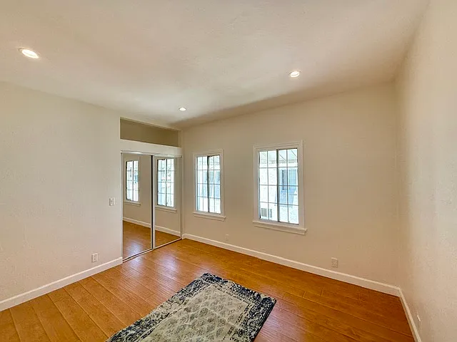 916 E Garfield Ave #1/2 — Photo 17