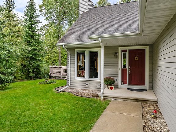4th image of 7049 Ski Ct