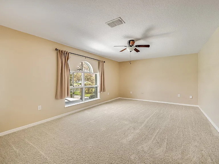 2081 Brookshire Cir — Photo 15