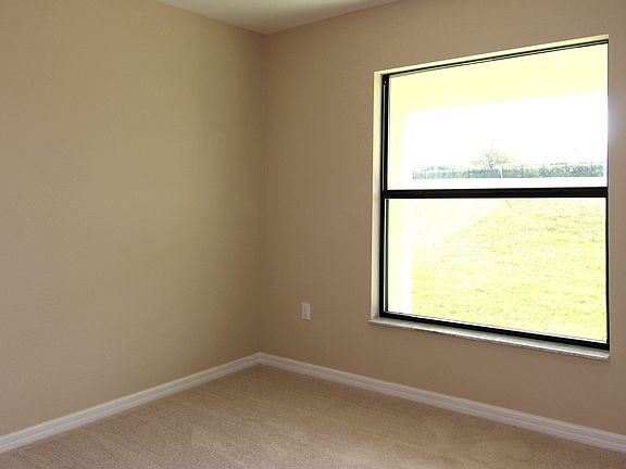 3rd image of 6541 Evergreen Park Dr