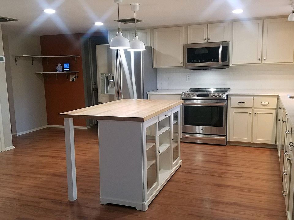 1st image of 122 W Coral Gables Dr