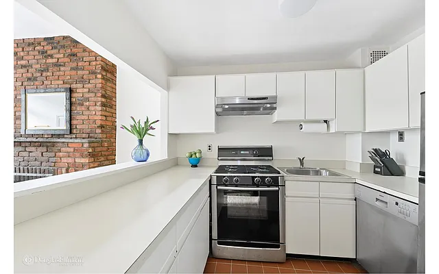 Sold by Douglas Elliman | media 12