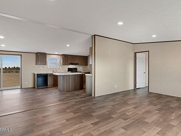 4th image of 5744 N Lakeview Drive