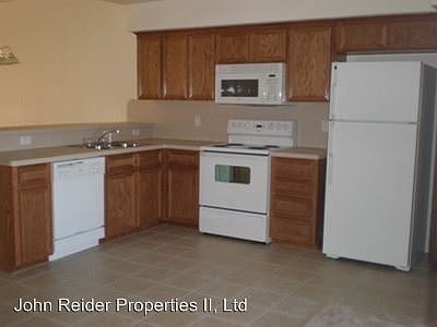 5th image of 913 McClure Ln #A