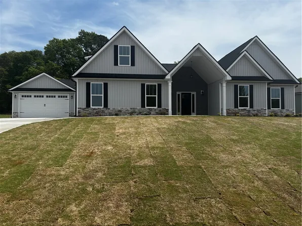110 Hinton Farms Dr, Easley, SC 29640