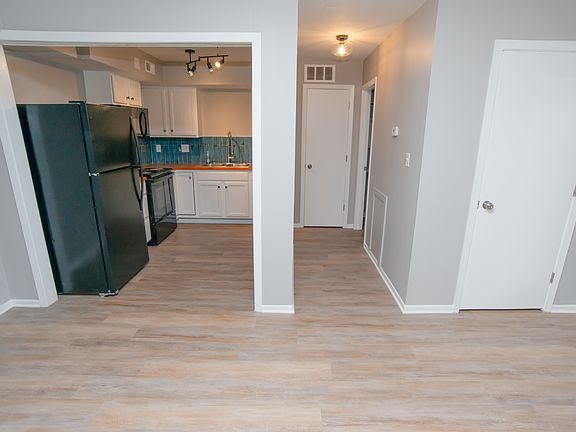 5th image of 517 E 17th St APT B