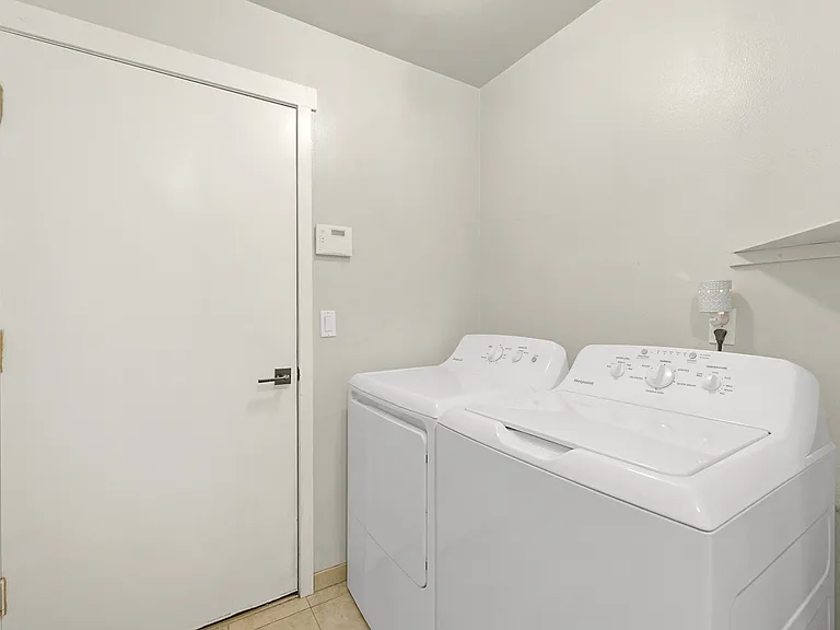1201 35th Ct SE — Photo 3