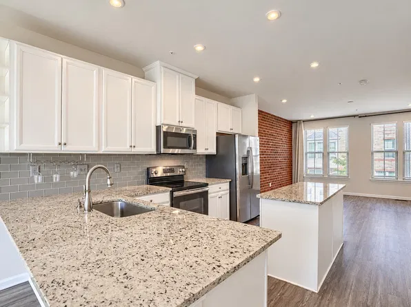 204 S Macon St, Baltimore, MD 21224