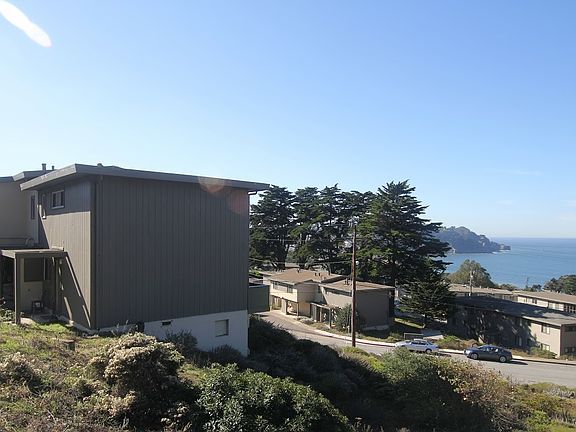 3rd image of 1550 Pershing Dr APT B