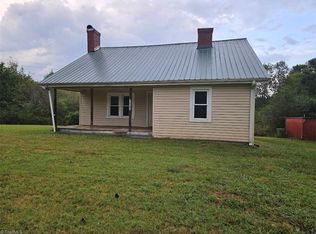 1661 River Siloam Rd, Siloam, NC 27047