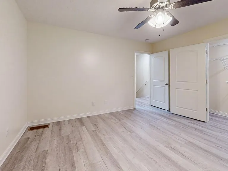 Routt Lake Townhomes — Photo 16