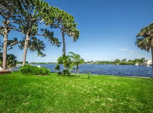 626 Bayshore Dr, Tarpon Springs, FL 34689