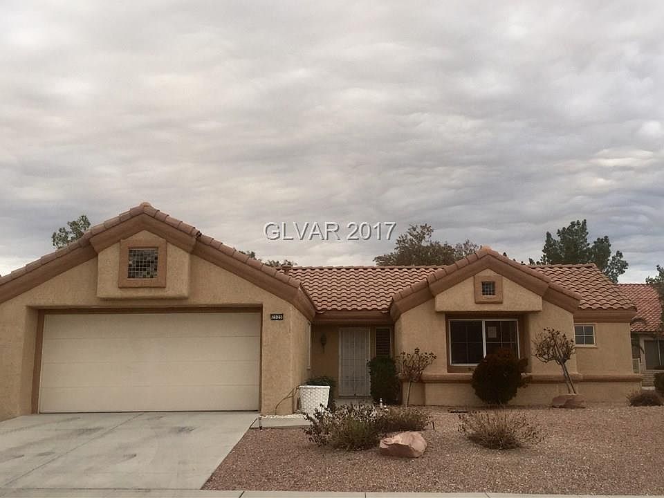 1st image of 2525 Desert Butte Dr