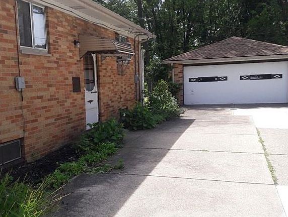 2nd image of 498 Belle Ave