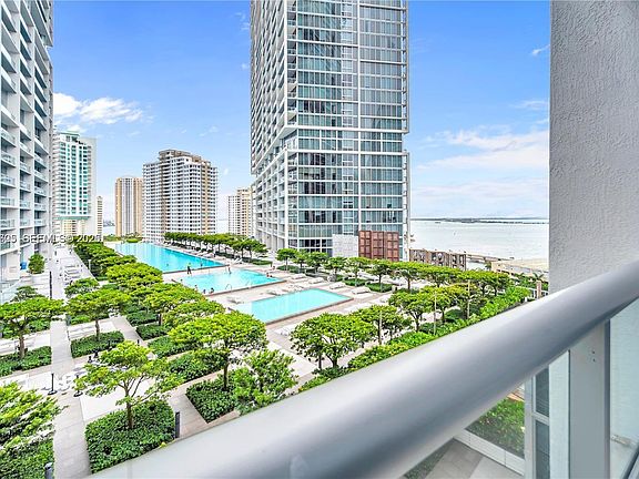 3rd image of 485 Brickell Ave APT 1711