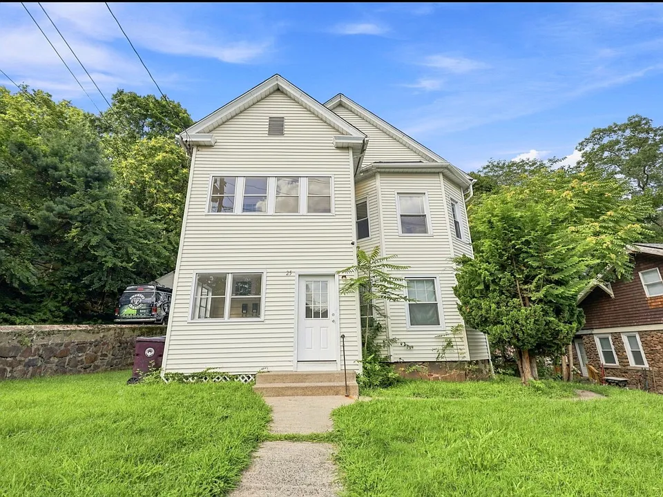 25 Long St #2