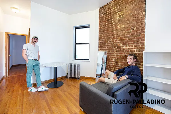 Rented by R New York | media 3