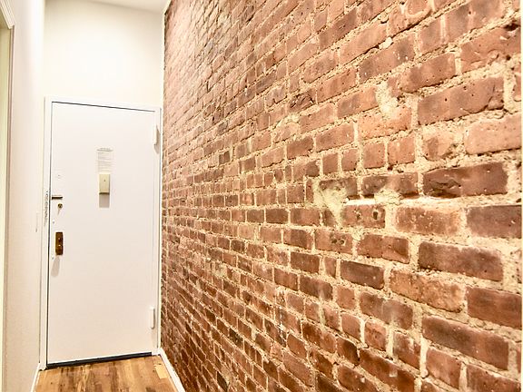 5th image of 605 W 112th St APT 2e