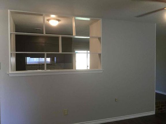 4th image of 2711 Bellaire Ct