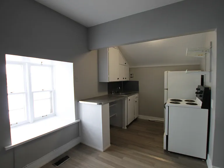 103 Neeve St #D — Photo 8