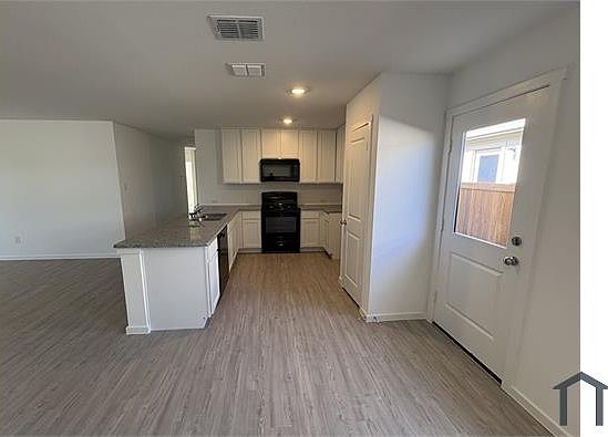 5th image of 4016 Equestrian Dr