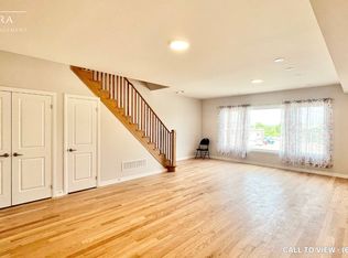 200 Dissette St #10, Bradford West Gwillimbury, ON L3Z 3G8