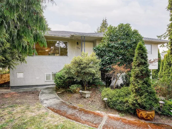 723 Genevieve Rd, Saanich, BC V8X 3R4