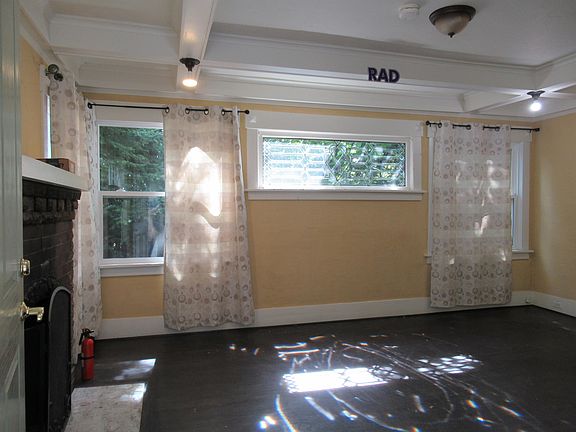 Main Fl - Living Rm