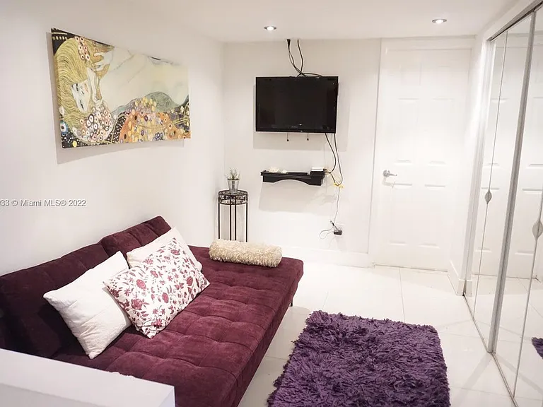 5161 Collins Ave #309 — Photo 2