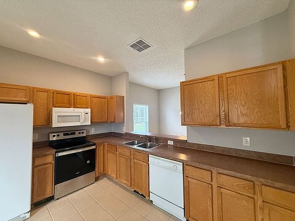 4th image of 4767 Waterside Pointe Cir