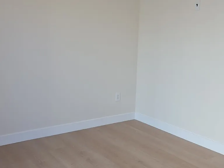 1070 Masselin Ave #1/2 — Photo 1