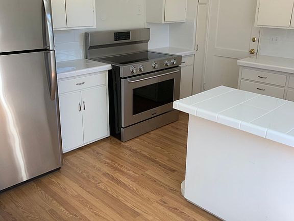 4th image of 1010 Paloma Ave