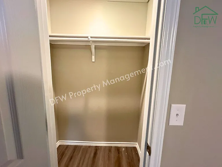 6108 Abrams Rd #B — Photo 11