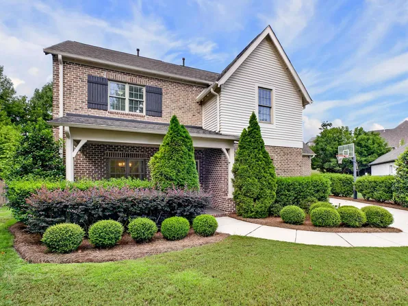 655 Provence Dr, Vestavia Hills, AL 35242
