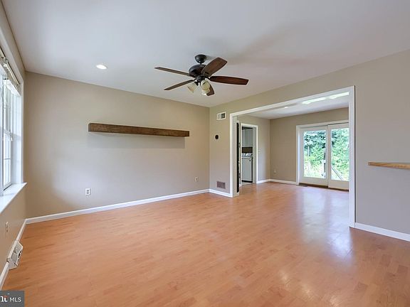 4th image of 28 Elizabeth St