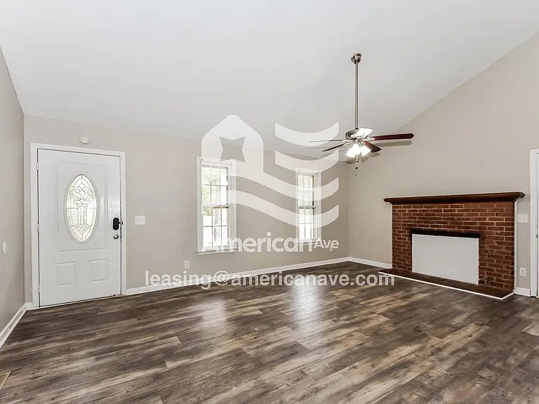 5392_003_living_room_14048402.jpg