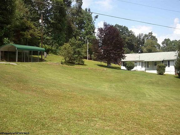 2nd image of 70 Arrowhead Dr