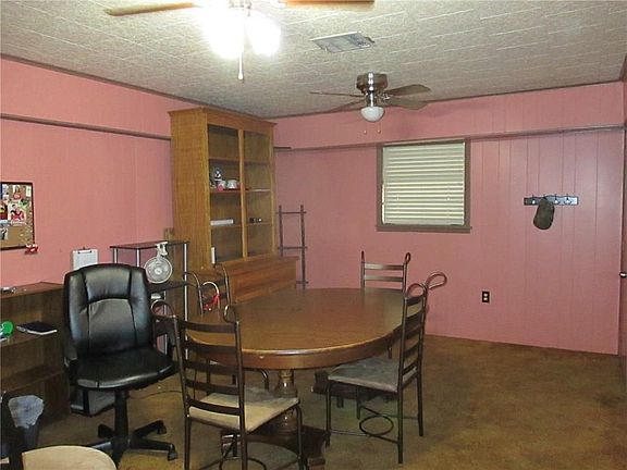 5th image of 1402 E Elm St