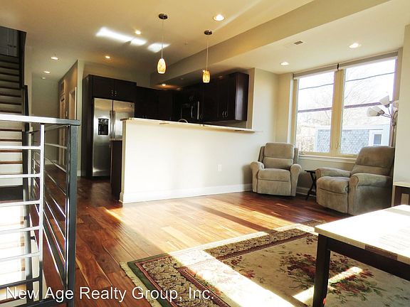 4th image of 727 S 50th St #A