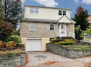 303 E Brinkerhoff Ave, Palisades Park, NJ 07650