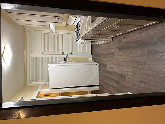4th image of 8017 S Carpenter St #1N